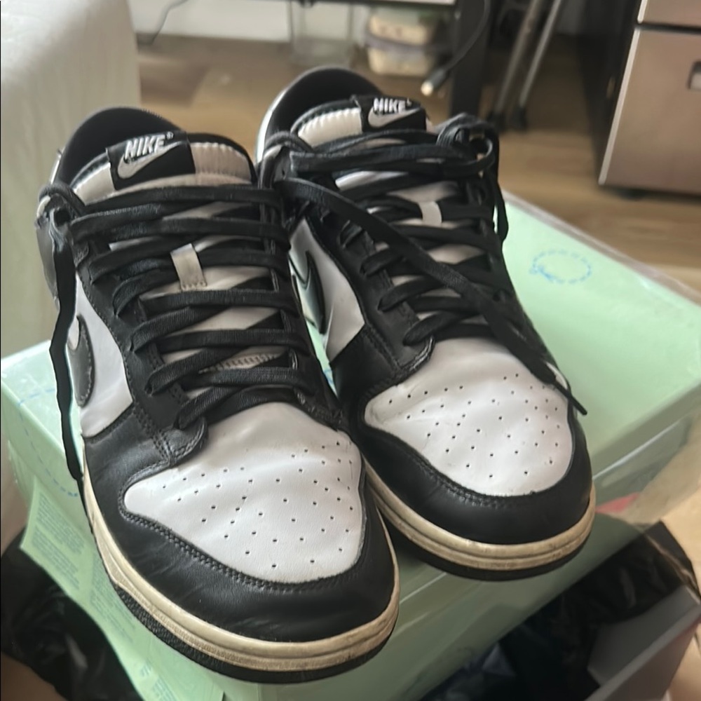 Nike Black and White Sneakers Classic Design